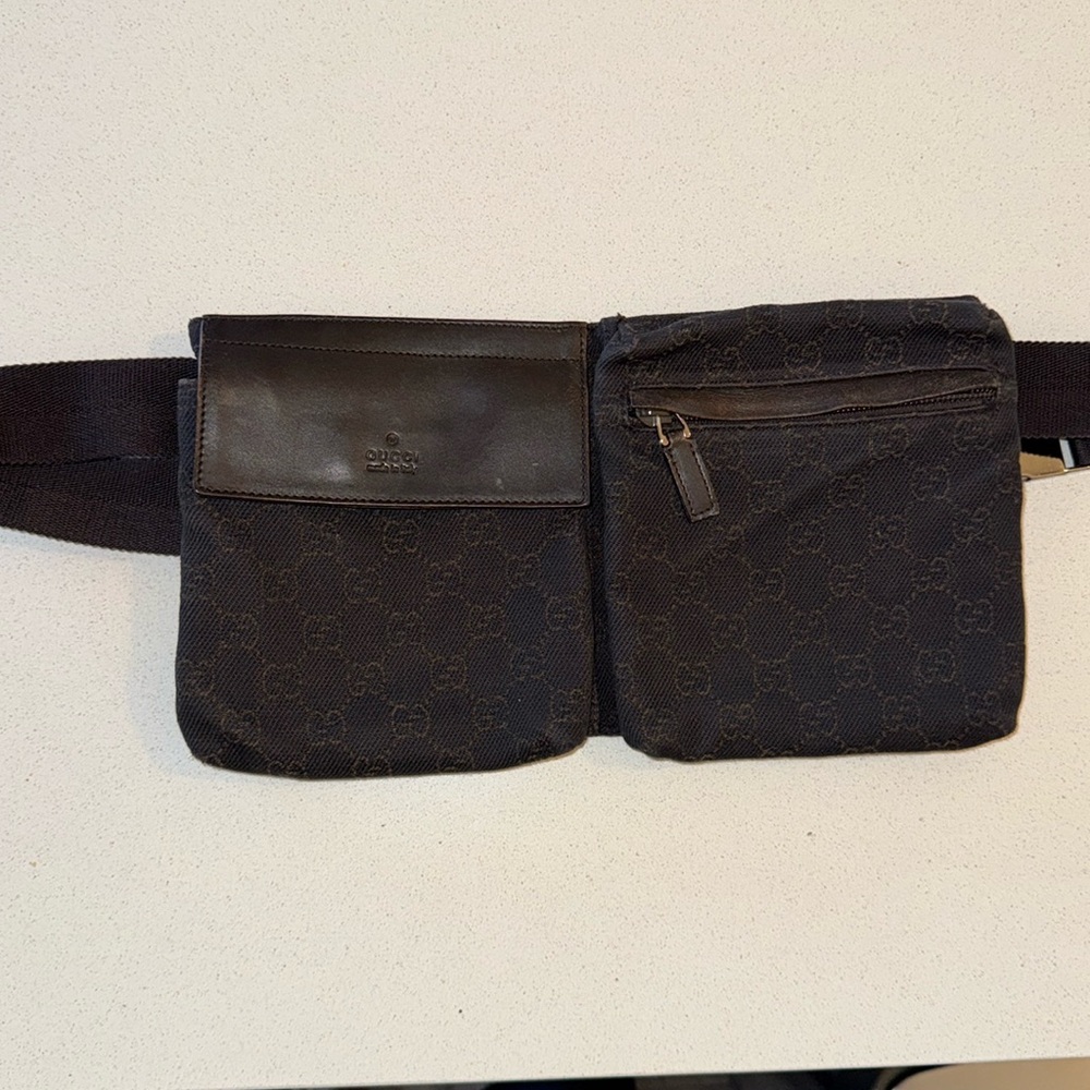 Vintage GUCCI GG Supreme Canvas &
Leather Fanny Bag.